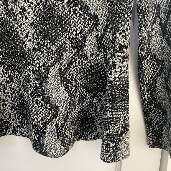 Axara peplum top size L - Picture 2 of 6